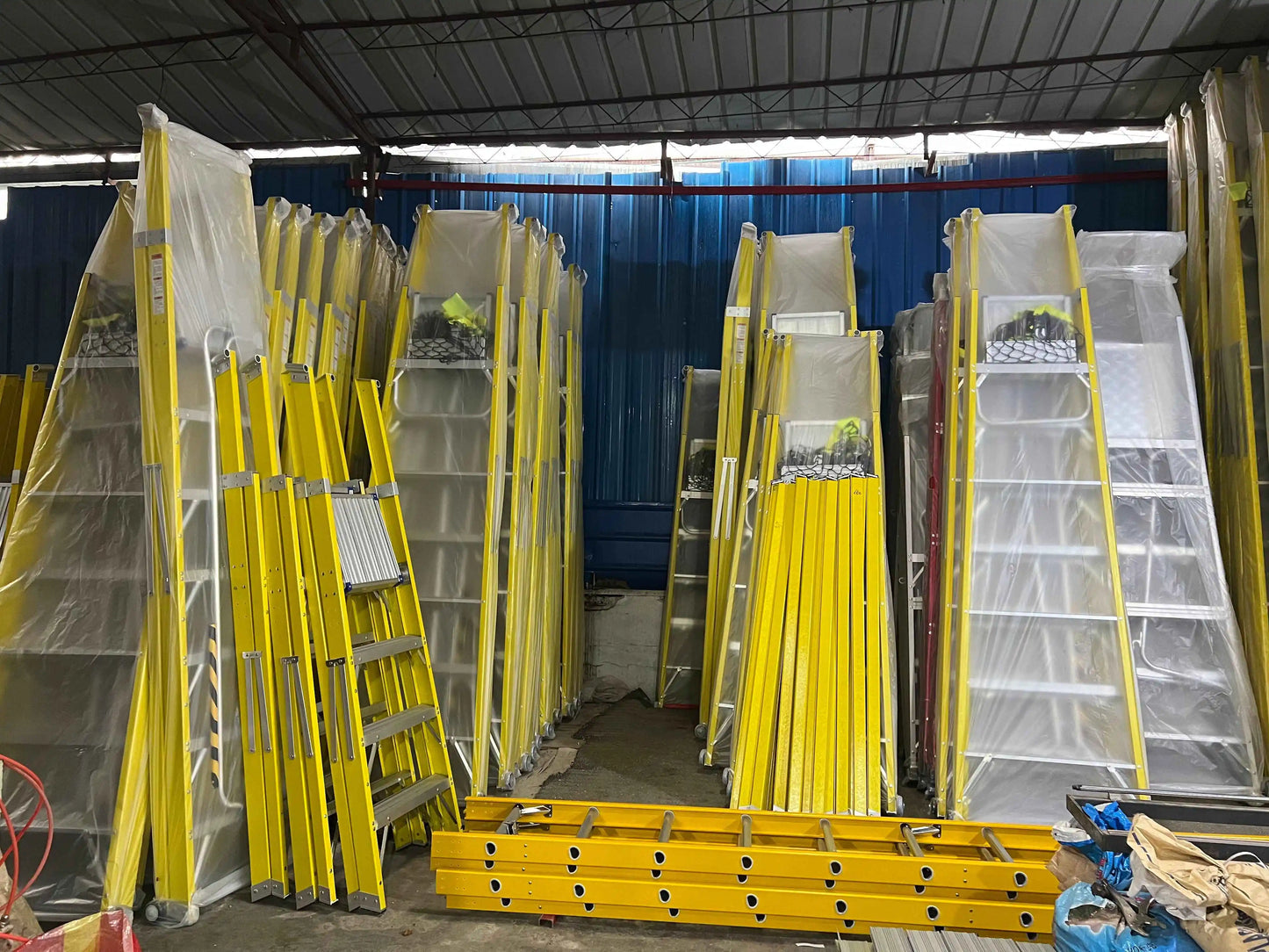 Industrial Style Movable Safety FRP Podium Platform Ladder with Handrail Folding & Insulation Features 150kg Load Capacity
