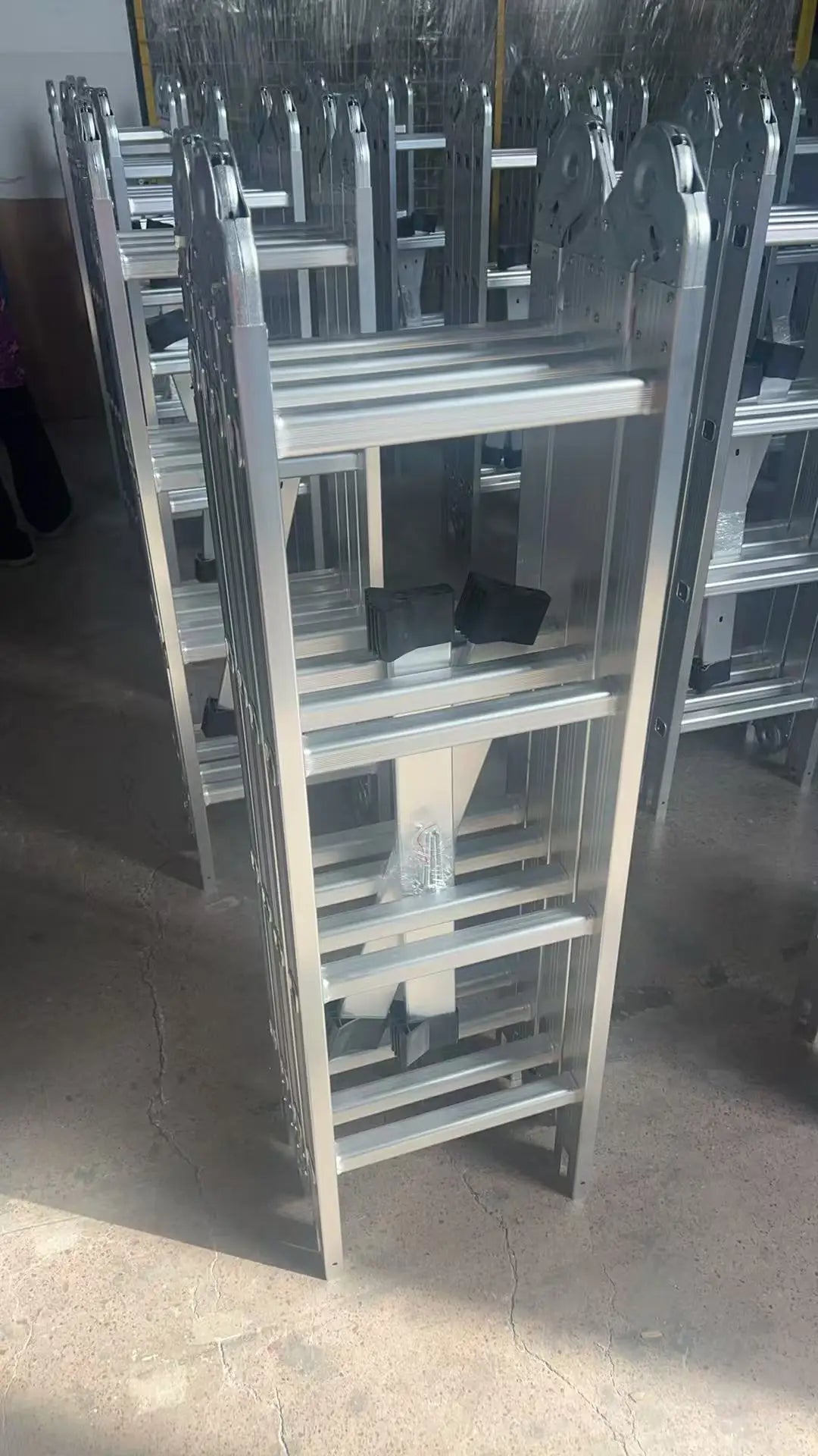 High Quality Custom Length Multi-Purpose Folding Aluminum Ladder 2.36m to 5.85m Foldable Ladder with Hinge for Home Use