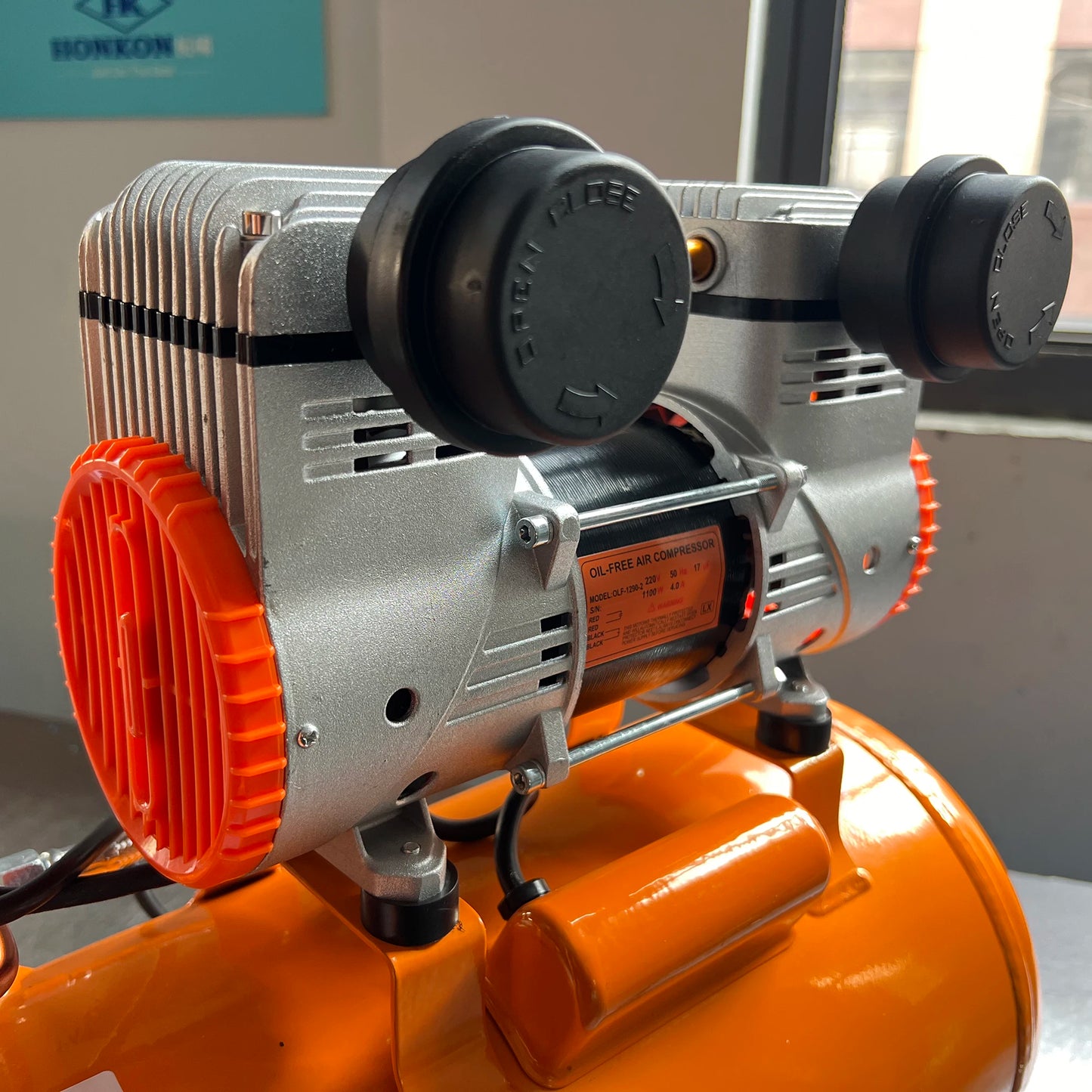 30L 65L Air Compressor Oil-free Mute Super Small Machine 110V/220V/380V