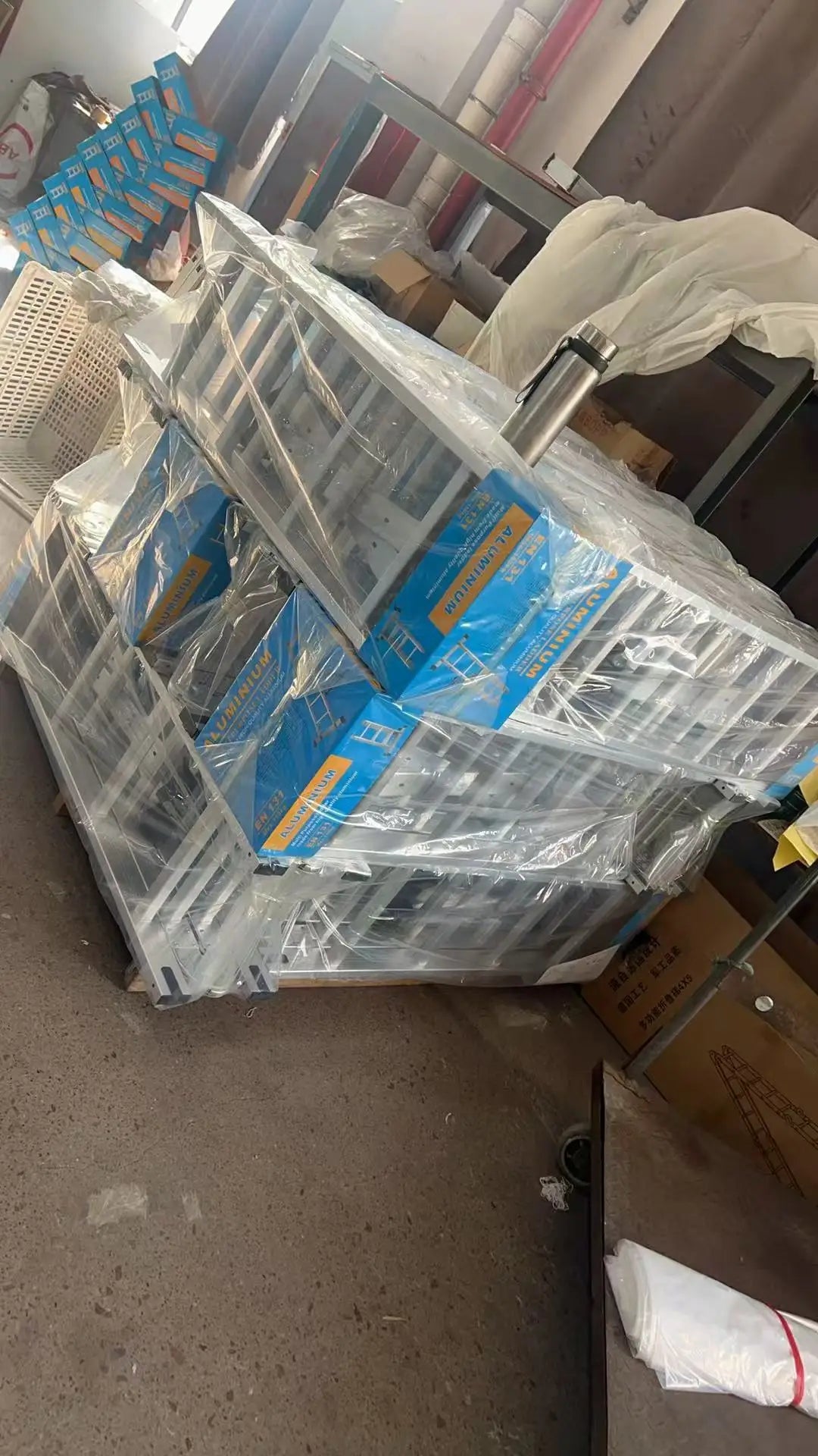 High Quality Custom Length Multi-Purpose Folding Aluminum Ladder 2.36m to 5.85m Foldable Ladder with Hinge for Home Use