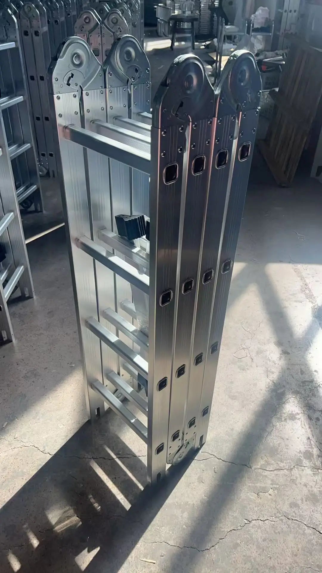 High Quality Custom Length Multi-Purpose Folding Aluminum Ladder 2.36m to 5.85m Foldable Ladder with Hinge for Home Use