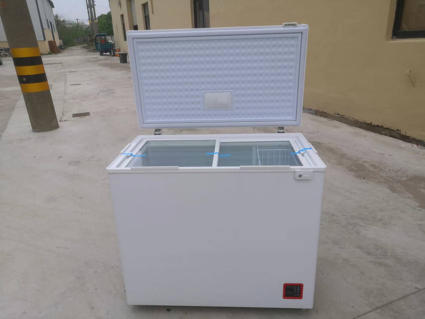 208L Solar Direct DC Chest Freezer (12V/24V/220V Dual AC/DC)