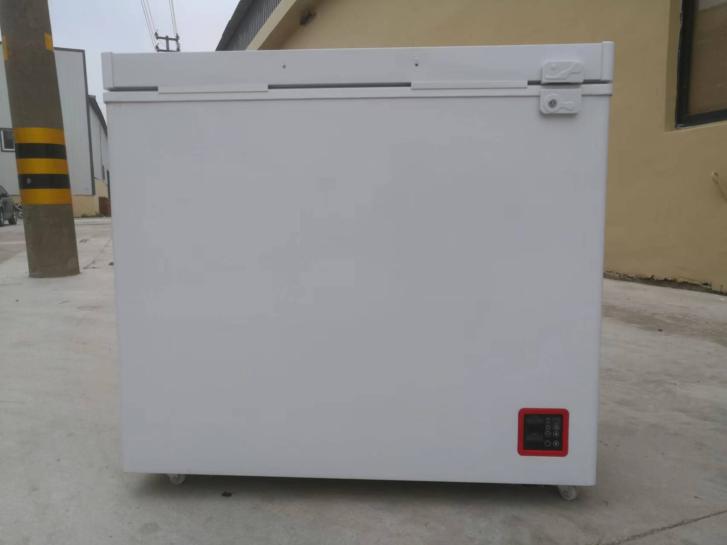 208L Solar Direct DC Chest Freezer (12V/24V/220V Dual AC/DC)
