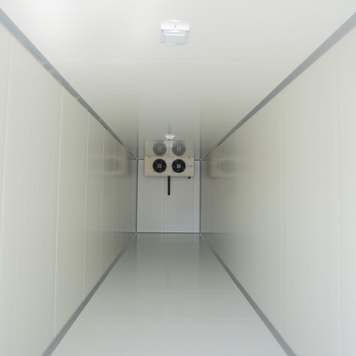 Commercial Off-Grid Solar Container Cold Room (Complete Storage Solution with Batteries & Inverter)